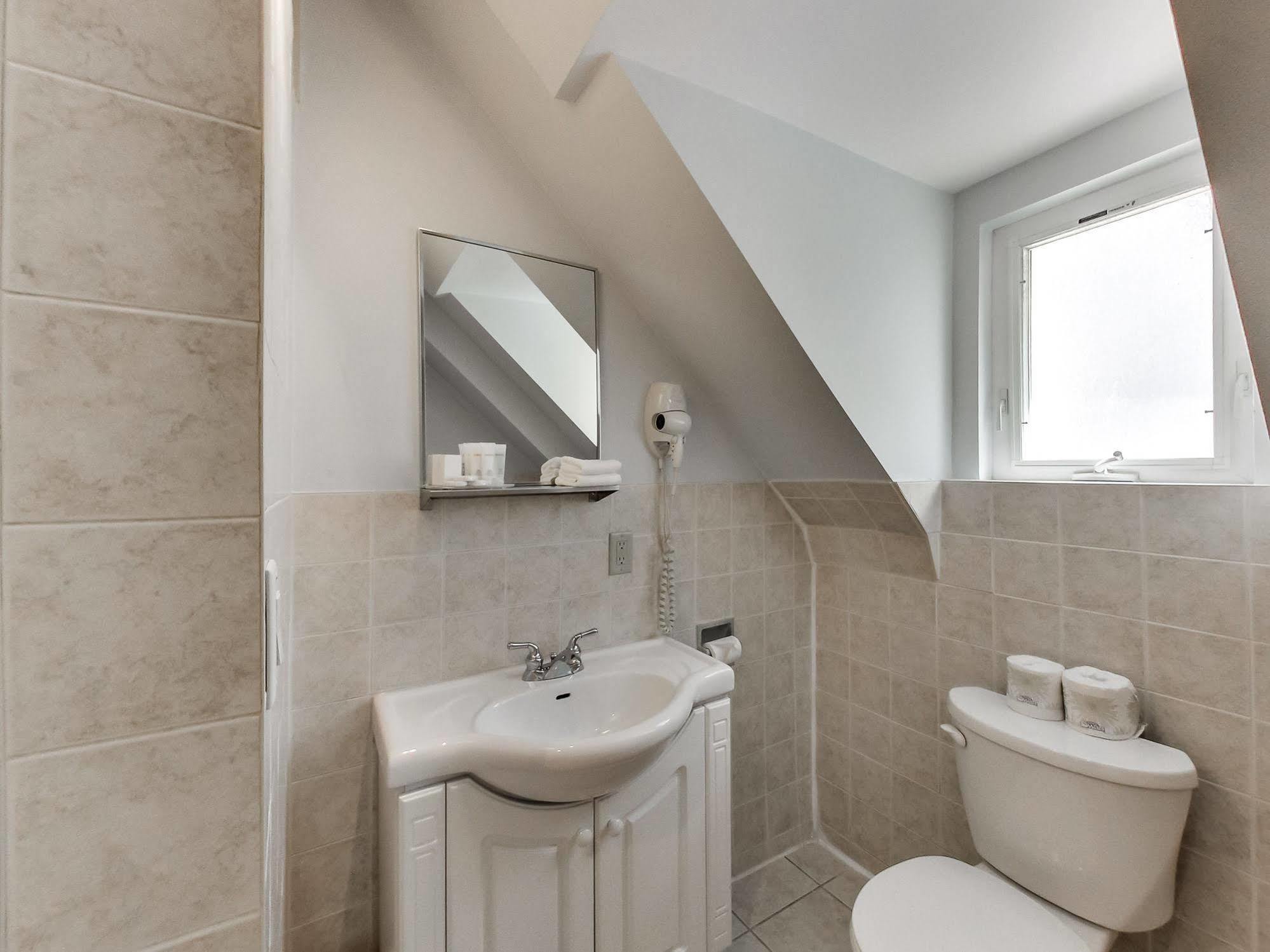Isabella Hotel & Suites Toronto Luaran gambar