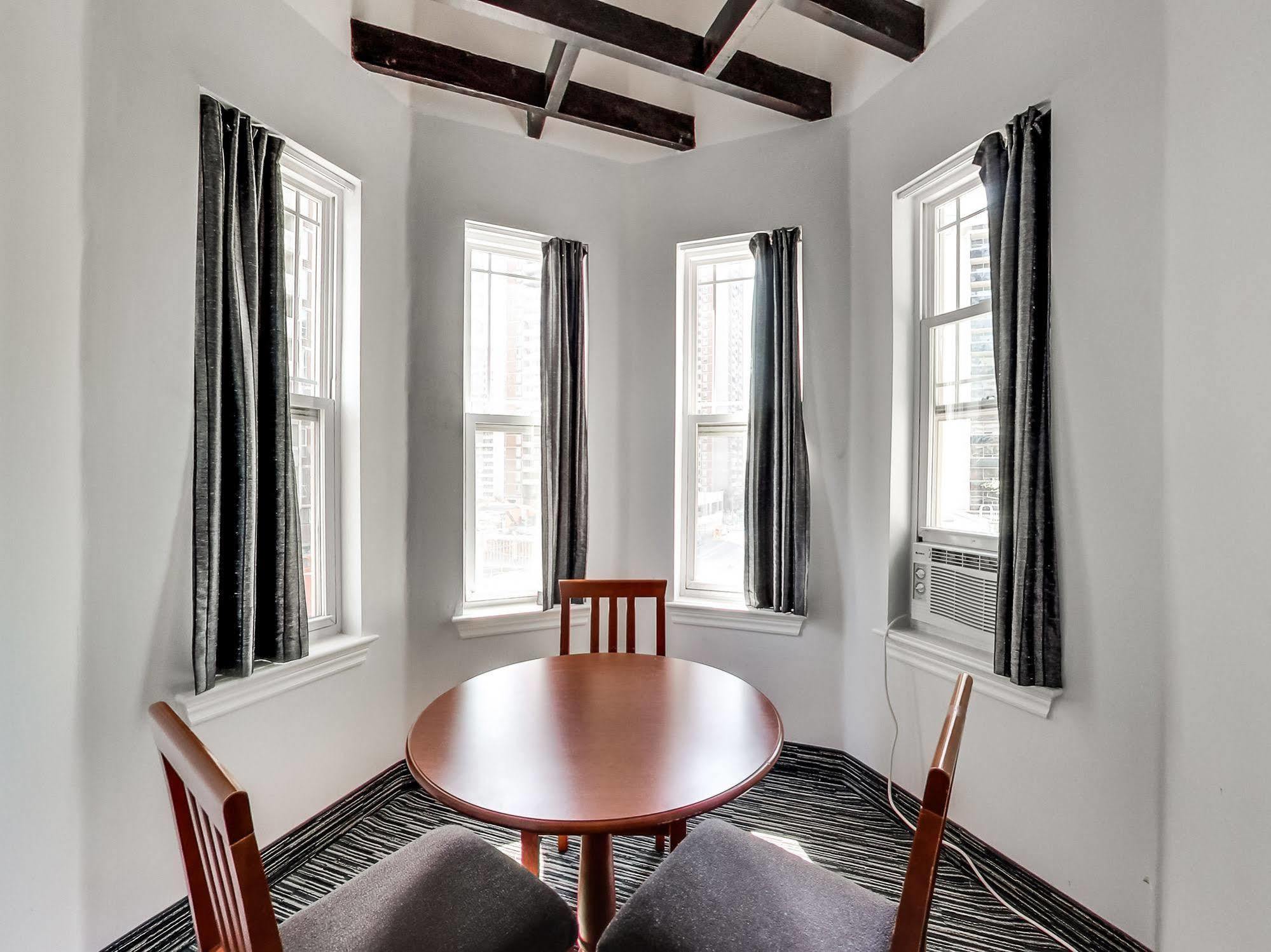 Isabella Hotel & Suites Toronto Luaran gambar
